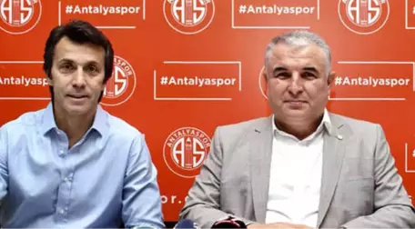 Bülent Korkmaz, Antalyaspor'a İmzayı Attı