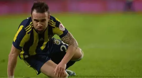 Fenerbahçe, Benfica Maçından Çıkarken Sinirli Tavırlar Gösteren Valbuena'yla Görüşecek