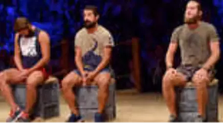 Survivor Şampiyonu Ogeday Girişken, Dansözle Göbek Atarak Para Taktı