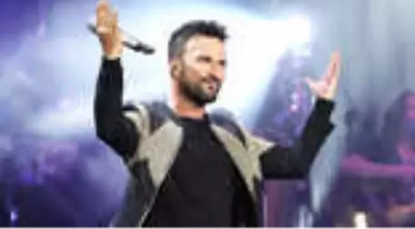 Tarkan, Her Sene Yaptığı 10 Günlük Konserini Bu Yıl Kızıyla Zaman Geçirmek İçin İptal Etti