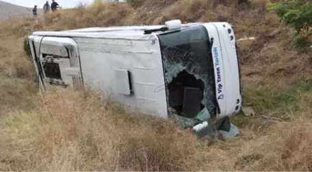 Çankırı'da Öğrenci Servisi Şarampole Yuvarlandı: 20 Yaralı