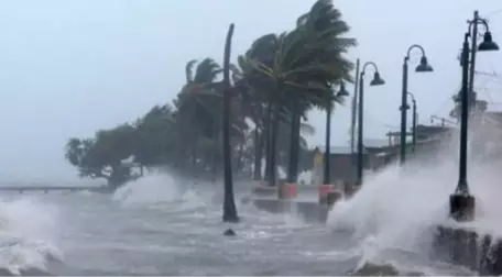 Meteoroloji'nin Tropical Medicane Kasırga Uyarısı, İzmir ve Muğla'yı Alarma Geçirdi