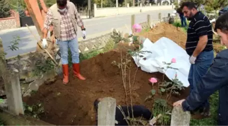 Mezarlıktaki Çalışma Nedeniyle, Ölülerini Poşette Gören Vatandaşlar Şaşkına Döndü!