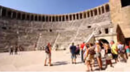 Aspendos Tiyatrosu, Etkileyici Hikayesi ile Binlerce Turistin İlgisini Çekiyor