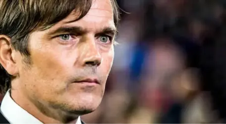 Hollanda Basını: Cocu Fenerbahçe'den Kovulmadı, Hala İstanbul'da Yaşıyor