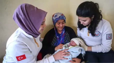 Yeni Doğan Kızına, Yardıma Gelen Sağlıkçıların Adını Verdi