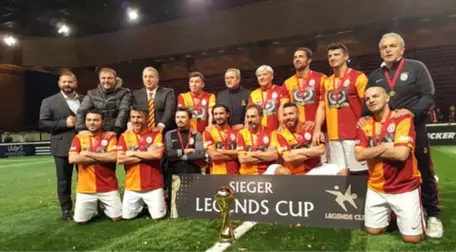 Galatasaray Veteranlar Takımı Almanya'da Şampiyon Oldu