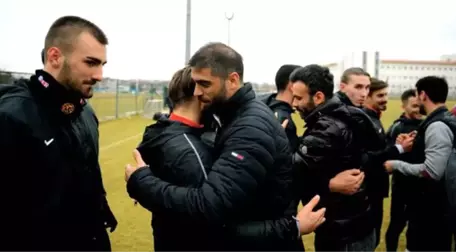 Eskişehirspor'da Lisansı Çıkmayan 9 Futbolcu Takımdan Ayrıldı