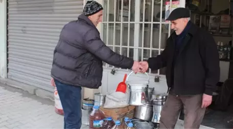 43 Yıldır Köylülerden Aldığı Yoğurdu Satarak Geçimini Sağlıyor