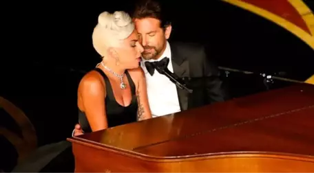 Lady Gaga ve Bradley Cooper, Sahne Performansıyla İzleyicileri Mest Etti