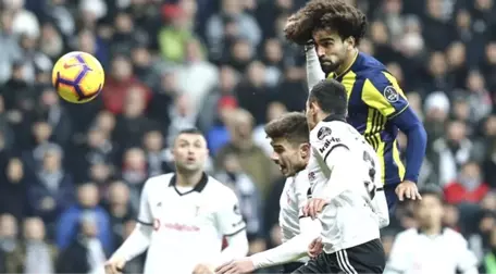 Ünlü Oyuncu Aybars Kartal Özson, Beşiktaş-Fenerbahçe Derbisinde Gözyaşlarına Boğuldu