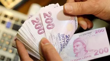 Çalışma İzni Olmadan Yabancı Çalıştıran İşverene 8 Bin 821 Lira Para Cezası Kesilecek