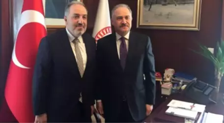 AK Parti'li Mustafa Yeneroğlu'ndan Saldırıya Uğrayan CHP'li Levent Gök'e Geçmiş Olsun Ziyareti