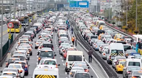 İşte 1 Mayıs Nedeniyle İstanbul'da Trafiğe Kapatılan Yollar