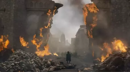 Game Of Thrones'ta Bir Hata Daha! Final Bölümünde Su Şişesi Unutuldu