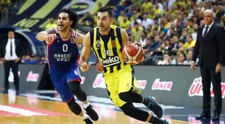 Anadolu Efes, Fenerbahçe Beko'yu 74-57 mağlup etti!