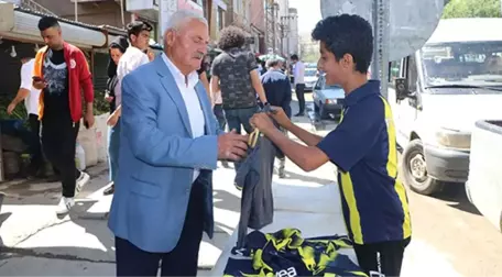 Fener Ol kampanyası için formalarını satıyor!