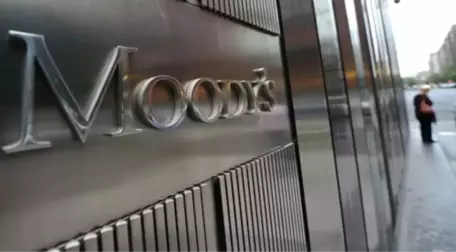 Moody's, Türkiye'nin kredi notunu düşürdü