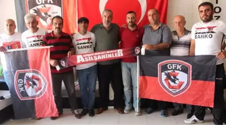 Gazişehir Gaziantepli taraftarlar Başkan Adil Sani Konukoğlu için ölüm orucuna başlıyor