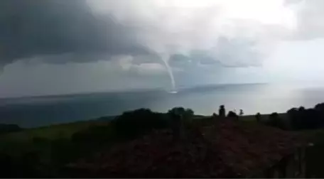 Şile'de korkutan görüntü: Denizde hortum çıktı