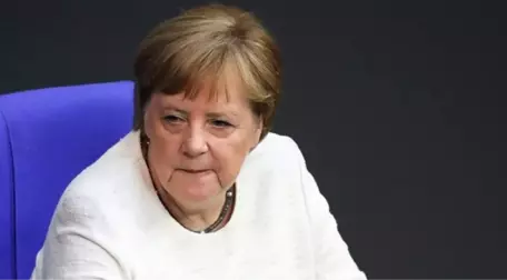 Merkel neden titreme nöbeti geçiriyor? İşte uzmanların yanıtı