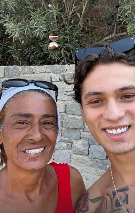 Yıldız Tilbe'nin Doğal ve Samimi Anları Göz Kamaştırıyor