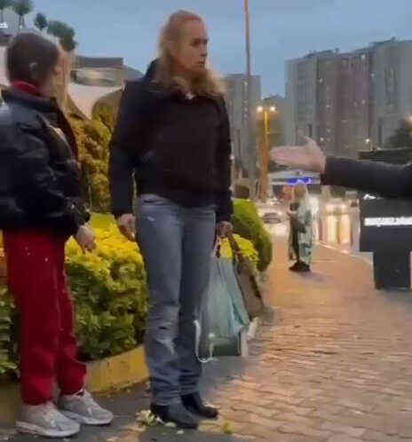 Kızına şiddet uygulayan anneden kendisine tepki gösterenlere yanıt: Alın sizin olsun