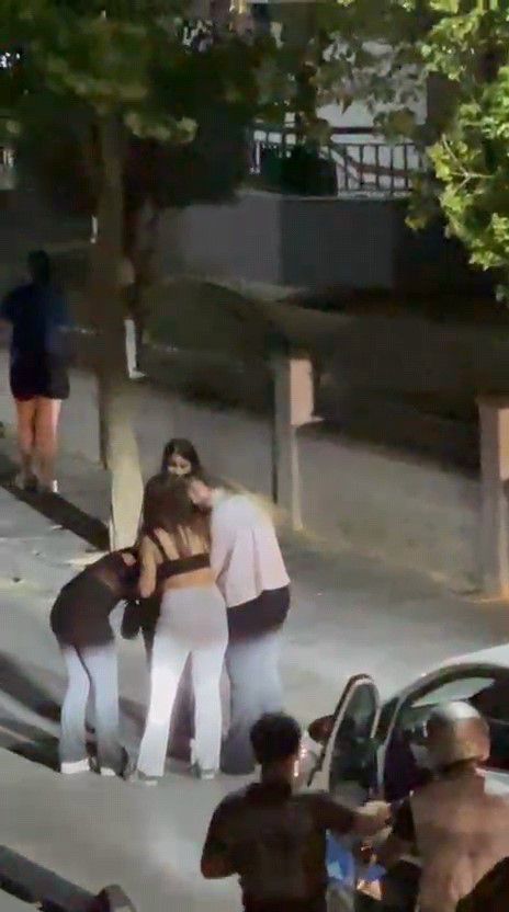 Manisa'da Genç Kızlar Arasında Sokak Kavgası