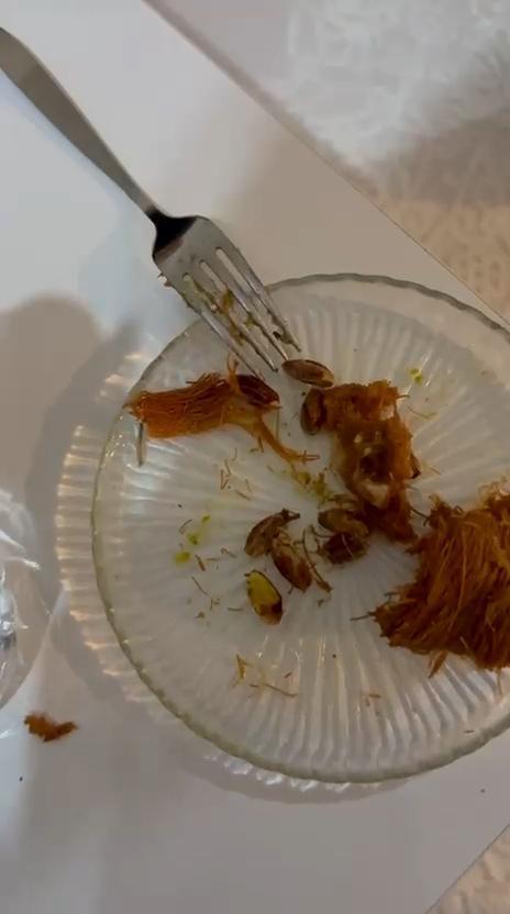 Ünlü şekerleme ve helva zincirinin tatlısından çok sayıda kurt çıktı