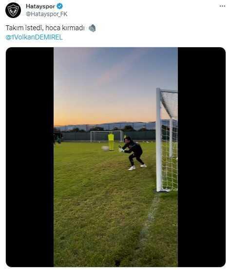 Takımın isteğini kırmayan Volkan Demirel, kaleye geçti! Yaptıklarını izleyen herkes aynı yorumda bulundu