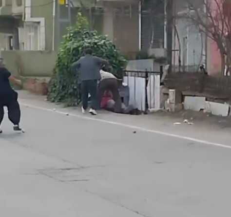 Pendik'te yaşlı kadını tekme tokat döven adam bedelini ağır ödedi! O anlar kamerada