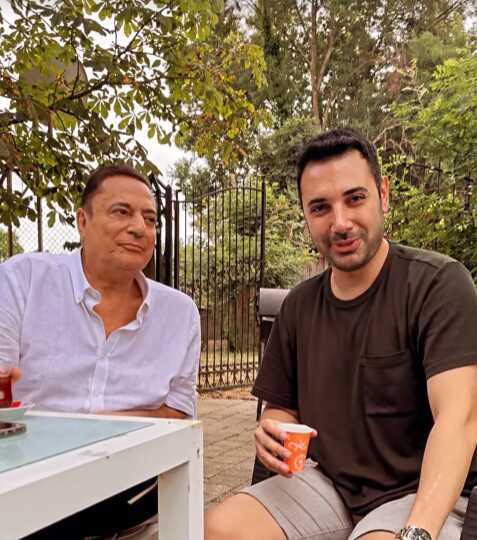 Ünlü şovmen Mehmet Ali Erbil yeni projesi için saçlarını boyattı