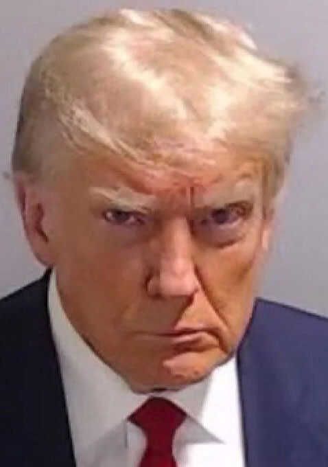 Eski ABD Başkanı Trump'ın sabıka fotoğrafından sonra parmak izleri de alay konusu oldu