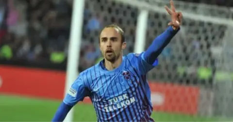 Göztepe, Eski Trabzonsporlu Adrian Mierzejewski'yi Transfer Etmek İstiyor
