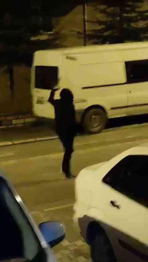 Sahur davulcusu olmayınca komşuları bağırarak uyandırdılar