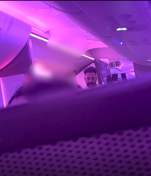 Erkek yolcudan kendisini uyaran kadın hostese iğrenç tehdit: Sana tecavüz edeceğim Erkek yolcudan kendisini uyaran kadın hostese iğrenç tehdit: Sana tecavüz edeceğim