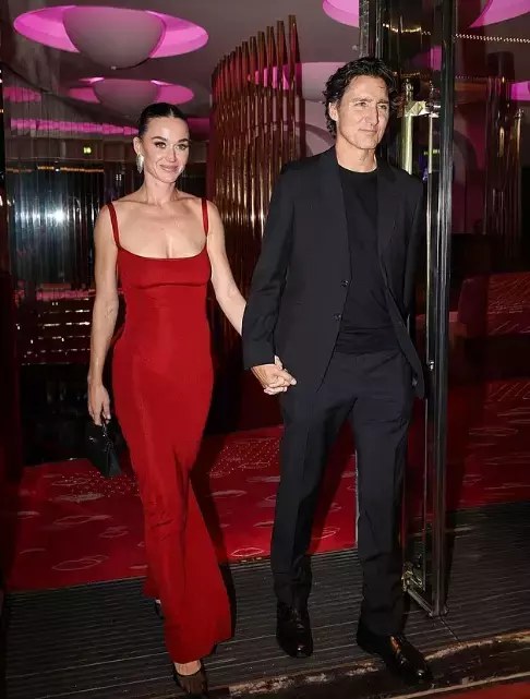 Katy Perry ve eski başkan Trudeau el ele görüntülendi