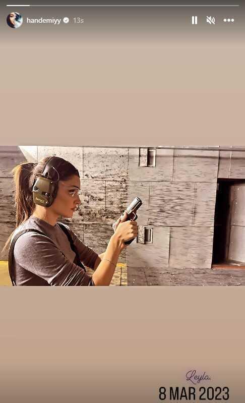 Oyunculuk performansından dolayı linç edilen Hande Erçel'in 1 yıldır özel dersler aldığı ortaya çıktı