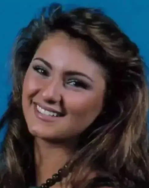 پینار آلتوق عکس دوران ۱۹ سالگی‌اش را با دنبال‌کنندگانش به اشتراک گذاشت! بینندگان مجذوب شدند