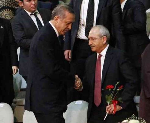 Kılıçdaroğlu 'Erdoğan'ın elini sıkmıyorum' dedi ama arşivler aynı fikirde değil