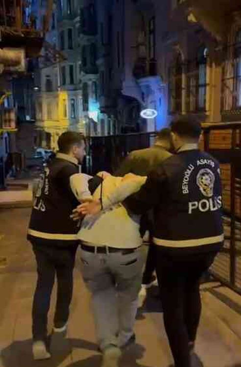 Beyoğlu'nda genç kızı taciz eden 2 şahıs tutuklandı