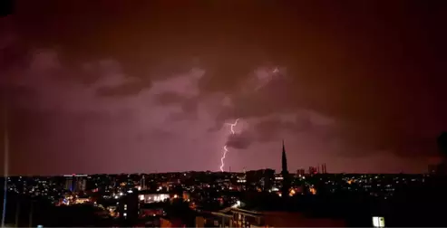 Beklenen Yağış Geldi: Hava Trafiği Aksadı
