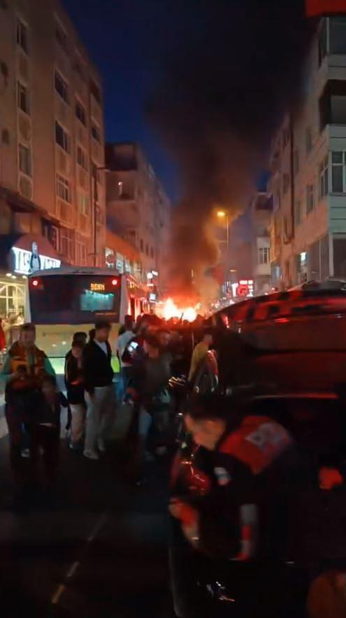 Galatasaray Şampiyonluk Kutlamasında Yangın Çıktı