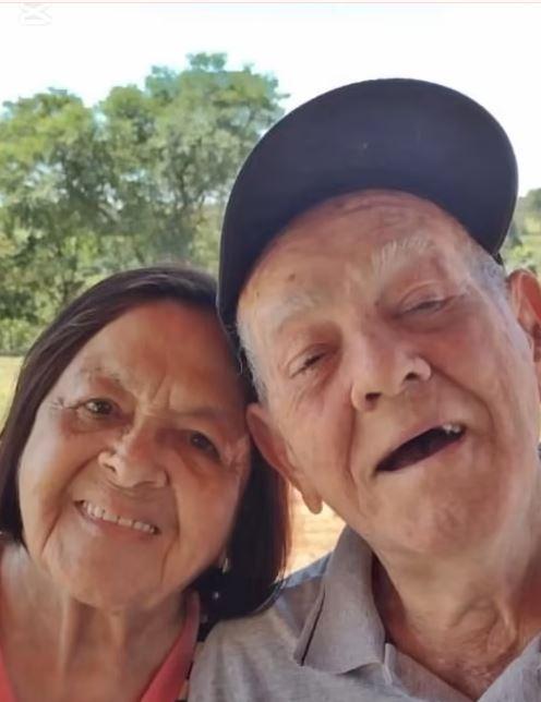 Ergenlik döneminde tanışan ve 74 yıl evli kalan çift aynı gün hayata veda etti