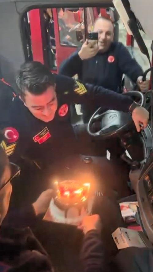 'Anam anam benim evim' diyerek itfaiye aracına koştu, gerçek bambaşkaydı