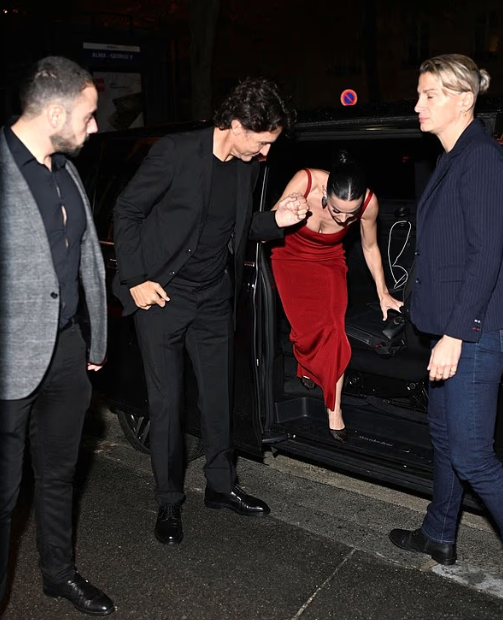 Katy Perry ve eski başkan Trudeau el ele görüntülendi