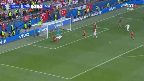 Yok artık Kerem! Kaçırdığı pozisyonu görenler gözlerine inanamıyor