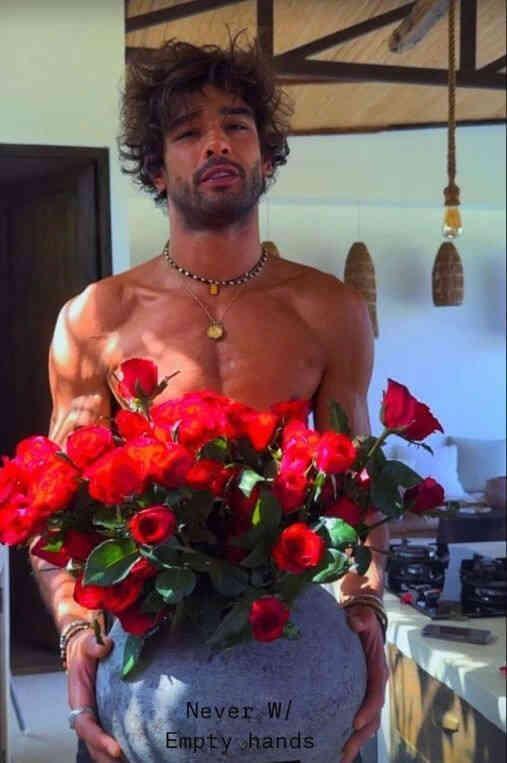 Şeyma Subaşı, yeni sevgilisiyle dudak dudağa poz verdi