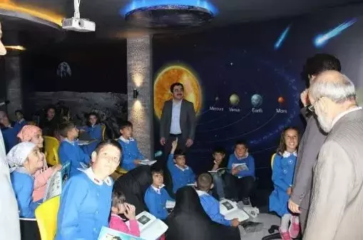 Görevden alınan müdür kendini astı! Skandal kütüphane iddiası