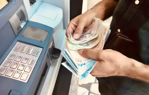 Dünyanın en büyük bankası, Türkiye'deki şubelerinin yarısını kapatıyor
